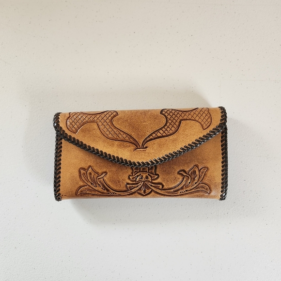 Vintage Tooled Brown Leather Billfold Wallet Womens Handmade 1970s Western Boho - Picture 2 of 6